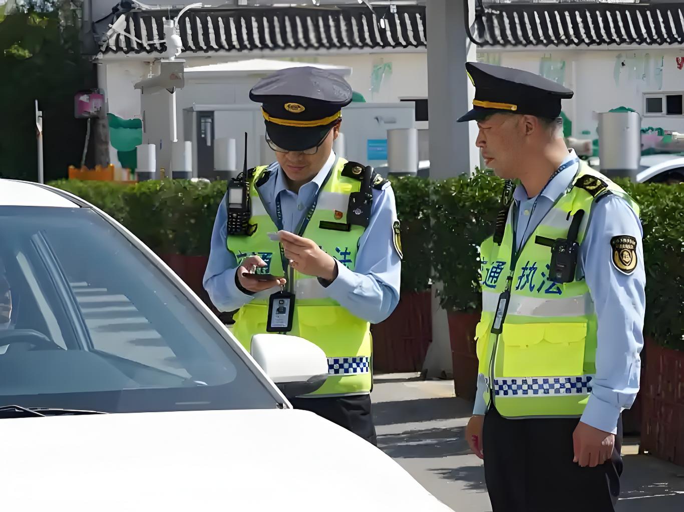 如何选择优质交通反光背心厂家？
